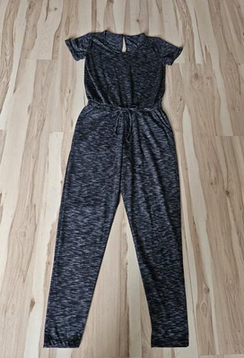 *NEU* Schwarz/weiß melierter Sweatoverall Jumpsuit von GINA mit Cut Out, Gr. 38 - Bild 1 von 4