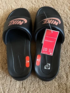NIKE VICTORI ONE WOMENS SLIDES BLACK RED BRONZE SIZE 10 CN9677-001 - Picture 1 of 4
