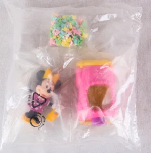 Minnie Mouse w Car (Disney), 2.5" PVC Toy Figure, Decopac Cake Topper, Sealed - Picture 1 of 5