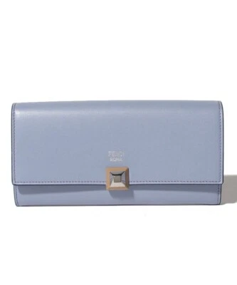 Cartera larga para mujer FENDI morada con tachuelas altura 9 cm ancho 18 cm Foto 1 de 4