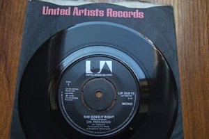 DR. FEELGOOD - SHE DOES IT RIGHT - 7" SINGLE UA UP 358I5 / 1975 EX/+ - Picture 1 of 7