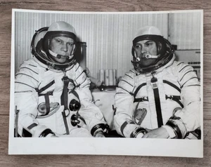 Real photo Cosmonaut Soyuz 14 Pavel Popovich Yuri Artyukhin Soviet Space Program - Picture 1 of 2