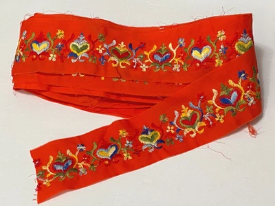 Vintage Embroidered Hearts Flowers Sewing Craft Trim Multicolor 2.75" x  9 Yards - Image 1 of 4