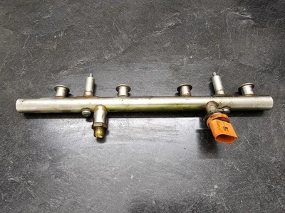 Piezas de inyección de combustible inyector de combustible 2,0 L turbo compatible con 13-17 AUDI A5 2365894 Foto 1 de 4