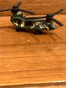 MICRO MACHINES MILITARY CH-47 CHINOOK HELICOPTER Green Tan Camo Vintage - Picture 1 of 8
