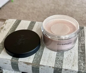 MAC - DOLLED-UP Iridescent Loose Powder 30 G/1.1 Oz LARGE. DISCONTINUED! NEW! - Picture 1 of 4