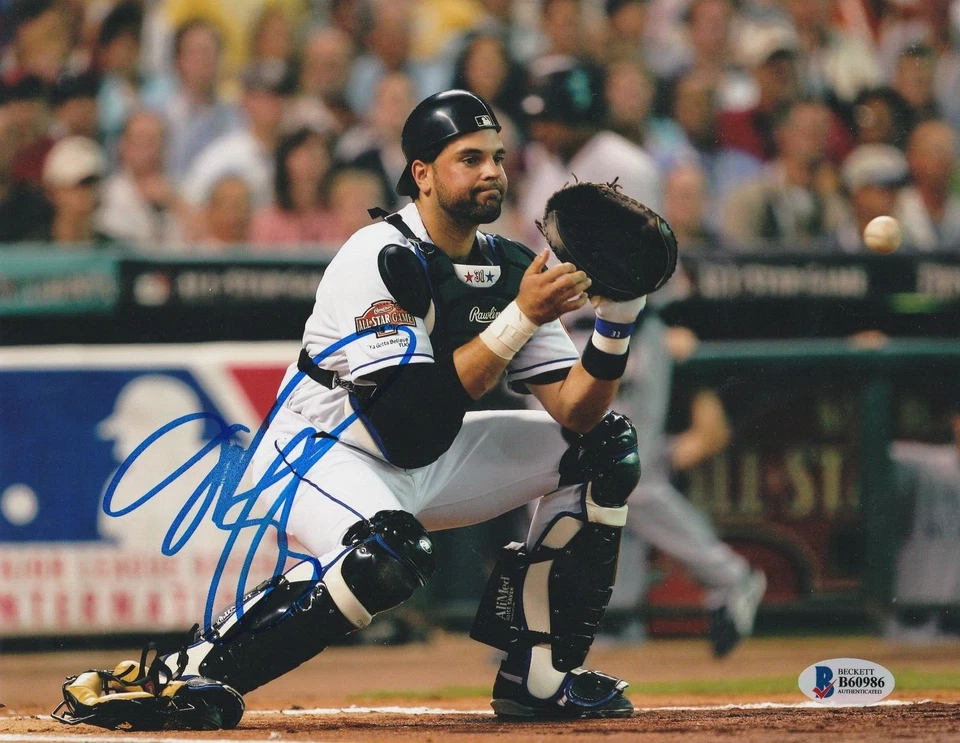 MIKE PIAZZA  NEW YORK METS  PSA AUTHENTICATED  ACTION SIGNED 8x10 - Image 1 of 1