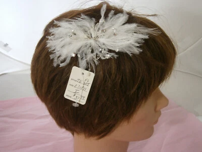 Accesorio para cabello de novia de boda peine de plumas de marfil cuentas de cristales nuevo con etiquetas Foto 1 de 4