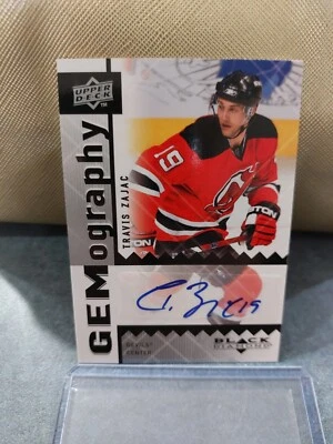 Travis Zajac Auto Signed NJ Devils 2009-2010 Black Diamond Gemography - Image 1 of 2