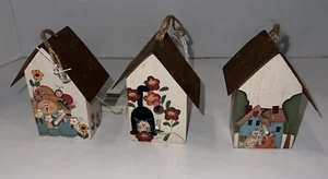 "Adorno de madera rústico Crazy Mountain casas para pájaros niña gato perro - 3 nuevo con etiquetas 3"" de alto" - Imagen 1 de 15