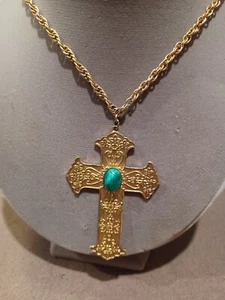 Vintage 3" Cross 25" Chain Necklace Accessocraft NY Beautiful Green Cabochon - Picture 1 of 10