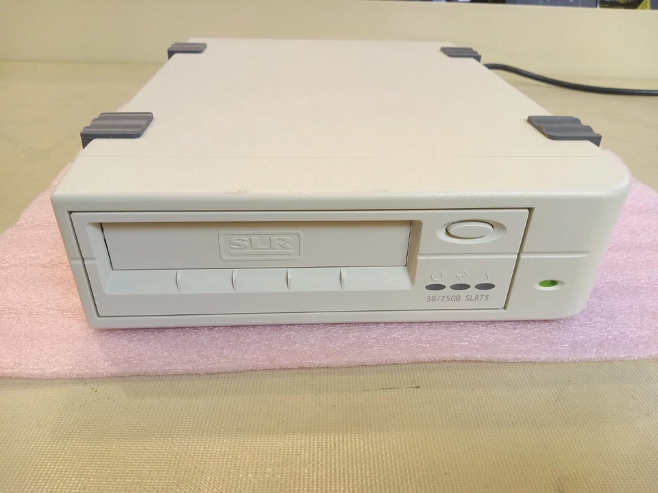 TANDBERG DATA SLR75 38GB/75GB SLR EXT Tape Drive SCSI - Image 1 of 4