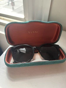 Gafas de sol redondas para mujer Gucci (excelente estado, súper elegantes, apenas desgastadas) - Imagen 1 de 7