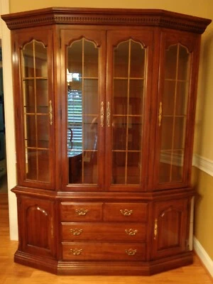 Gabinete CHINA Thomasville Vintage Dos Piezas, Estante de Vidrio - Excelente Estado Foto 1 de 4