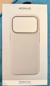 NOMAD Custodia Moderna per iPhone 17 Pro 6.3" (2025) Grigio Lunare - Foto 1 di 3