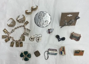 VERSCHIEDENER Schmuck: Armband, Ohrringe, Pins, Manschettenknöpfe, Medaillon SIEHE BILDER grau T 1A - Bild 1 von 15