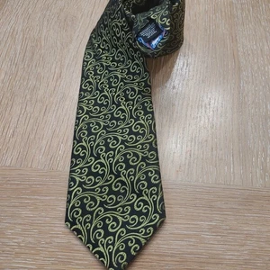 TED BAKER Tie Black Green Scroll Made USA Silk Designer Business Evening Dress - Picture 1 of 7