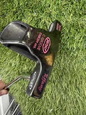 NICE YES TIFFANY GOLF PUTTER. 34 INCHES LONG. FREE POST - Image 1 of 4