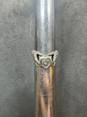 3.7g VTG Sterling Silver 925 Abalone Heart Ring Size 6 Jewelry Lot Z - Image 1 of 4