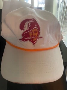 TAMPA BAY BUCCANEERS RETRO GORRA AJUSTABLE BUCCO BRUCE - Imagen 1 de 3