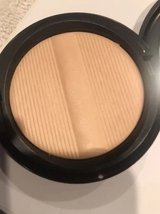 Mac Studio Sculpt Defining Powder 'Light 0.35oz/10g New No Box - Picture 1 of 4