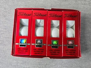 Pelotas de golf Titleist 12 DT distancia - 4 mangas (12 pelotas) Mercedes Benz - Imagen 1 de 6