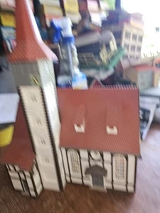 EUROPEAN HO SCALE CHURCH, EXCELLENT CONDITION SEE PHOTOS FOR DETAILS - Picture 1 of 9