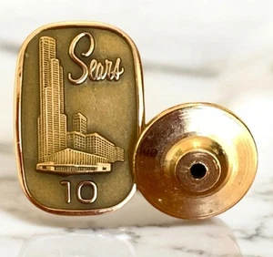 Prendedor de sombrero de solapa torre Sears vintage lleno de oro de 10 años de servicio premio Sears - Imagen 1 de 7
