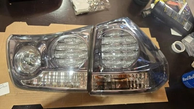Luz trasera completa derecha del pasajero Lexus RX400H 2004 05 06 07 08 2009  Foto 1 de 4