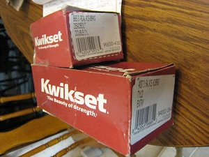 Kwikset Tylo poliertes Messing Einstiegsknob & Doppelzylinder Riegel Kombopaket NEU - Bild 1 von 7