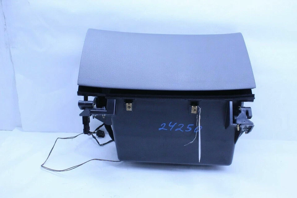 BMW 840i 850i E31 1991-1997 conjunto de guantera gris plata OEM usado Foto 1 de 4