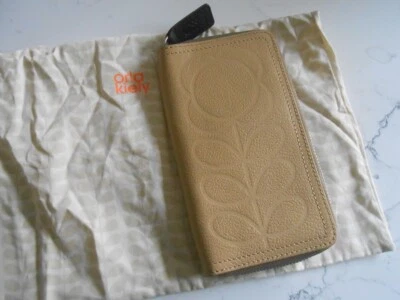 Cartera grande con cremallera de cuero en relieve Orla Kiely Core, beige Foto 1 de 4