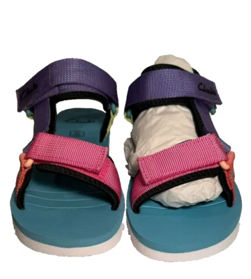 Sandalias Clarks para niños Reino Unido 2 F/34 para caminar deportes cinta rasgada correa para el tobillo junto a la piscina Foto 1 de 4