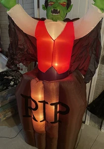 Gemmy Animated Dracula Coffin Inflatable Airblown 2005 6 Feet Tall Works in Box - Picture 1 of 8