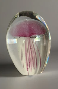 Paperweight W/Jelly Fish GLOWS Dynasty Gallery Art Glass Hand Crafted Pink Blue - Picture 1 of 5