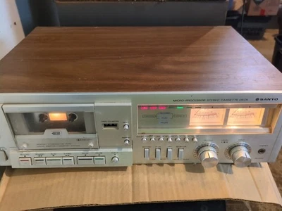 Sanyo RD 5370 Codificador de Cinta Estéreo Cassette Deck Raro De Colección Plata y Madera Grano  Foto 1 de 4