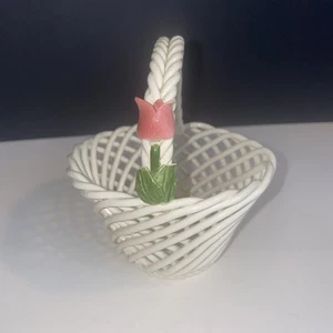 VINTAGE CERAMIC WOVEN HAND PAINTED BASKET PINK ROSE - Picture 1 of 11