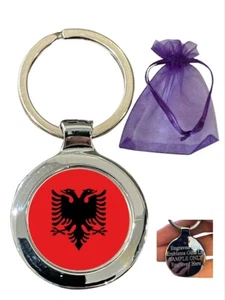 Personalisierter Schlüsselanhänger Albanien Nationalflagge Beta in Geschenktüte - Bild 1 von 3