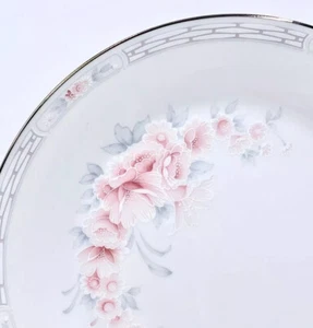 Noritake Carthage 10.5" Dinner Plate 1983-2003 Pink Floral Pattern Silver Rim - Picture 1 of 6
