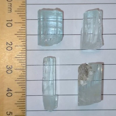 Piedras preciosas sueltas de aguamarina crudas sin cortar cristales naturales ásperos Aqua Shigar 41,1 quilates Foto 1 de 4