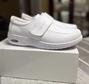 PEDASVON Women's Healthcare Nursing Shoes Lightweight Comfortable. White. Sz: 10 - Picture 1 of 9