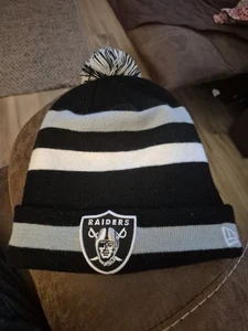 Oakland Raiders New Era Sport Polsini Maglia Calza Berretto Pom - Foto 1 di 5