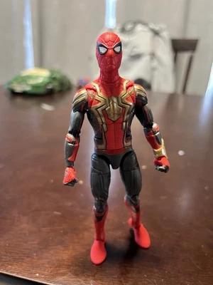 Boneco de ação Hasbro Marvel Legends Spider-Man Integrated Suit 6 polegadas - Imagem 1 de 4