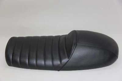 Suzuki GT550 GT380 1972-1977 solo single motorcycle low profile seat CODE: D8078 - Imagem 1 de 4