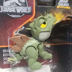 Jurassic World STEGOSAURUS Spielzeug Snap Squad Einstellungen Mancave Spielzimmer Dekor Spielzeug - Bild 1 von 12
