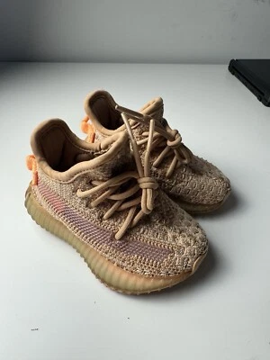 Yeezy 350 глиняная детская стелька размер 4 отсутствует отличное состояние товара - Изображение 1 из 4