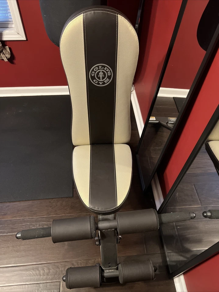 golds gym weight bench adjustable - Image 1 of 3