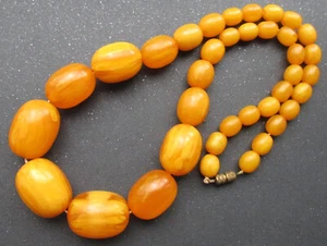 Antiguo collar de cuentas de baquelita ámbar 90 g. - Imagen 1 de 8
