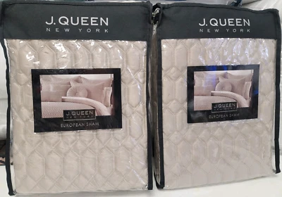 Juego de dos fundas europeas acolchadas J Queen New York Brilliance - Guijarro Foto 1 de 4