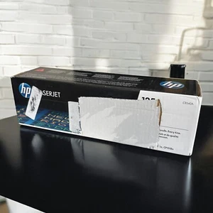 Original HP 125A - CB540A Schwarz Toner-  HP LASERJET CM 1013 CP 1210 - Sealed - Bild 1 von 3